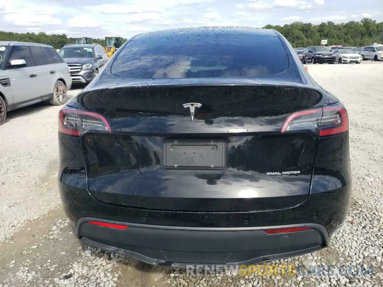 6 Photograph of a damaged car 5YJYGAEE7MF260881 TESLA MODEL Y 2021