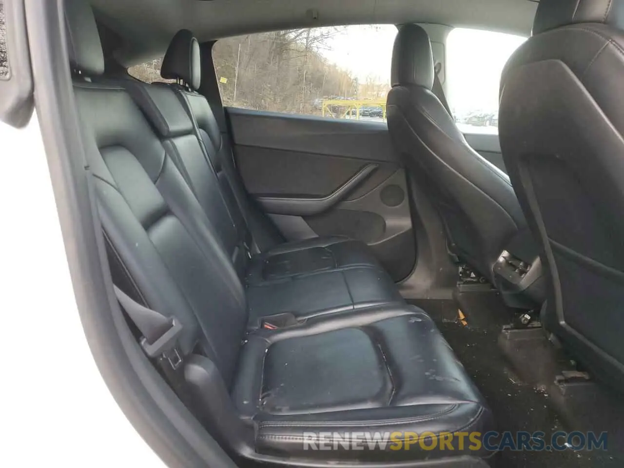 10 Photograph of a damaged car 5YJYGAEE7MF281875 TESLA MODEL Y 2021