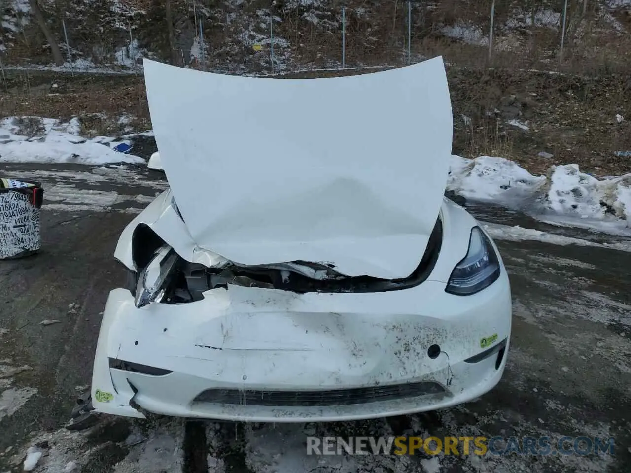 5 Photograph of a damaged car 5YJYGAEE7MF281875 TESLA MODEL Y 2021