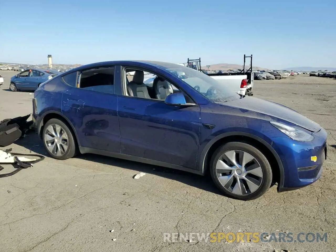 4 Photograph of a damaged car 5YJYGAEE7MF297042 TESLA MODEL Y 2021