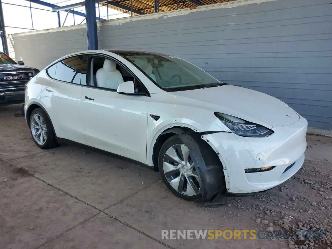 4 Photograph of a damaged car 5YJYGAEE8MF151507 TESLA MODEL Y 2021