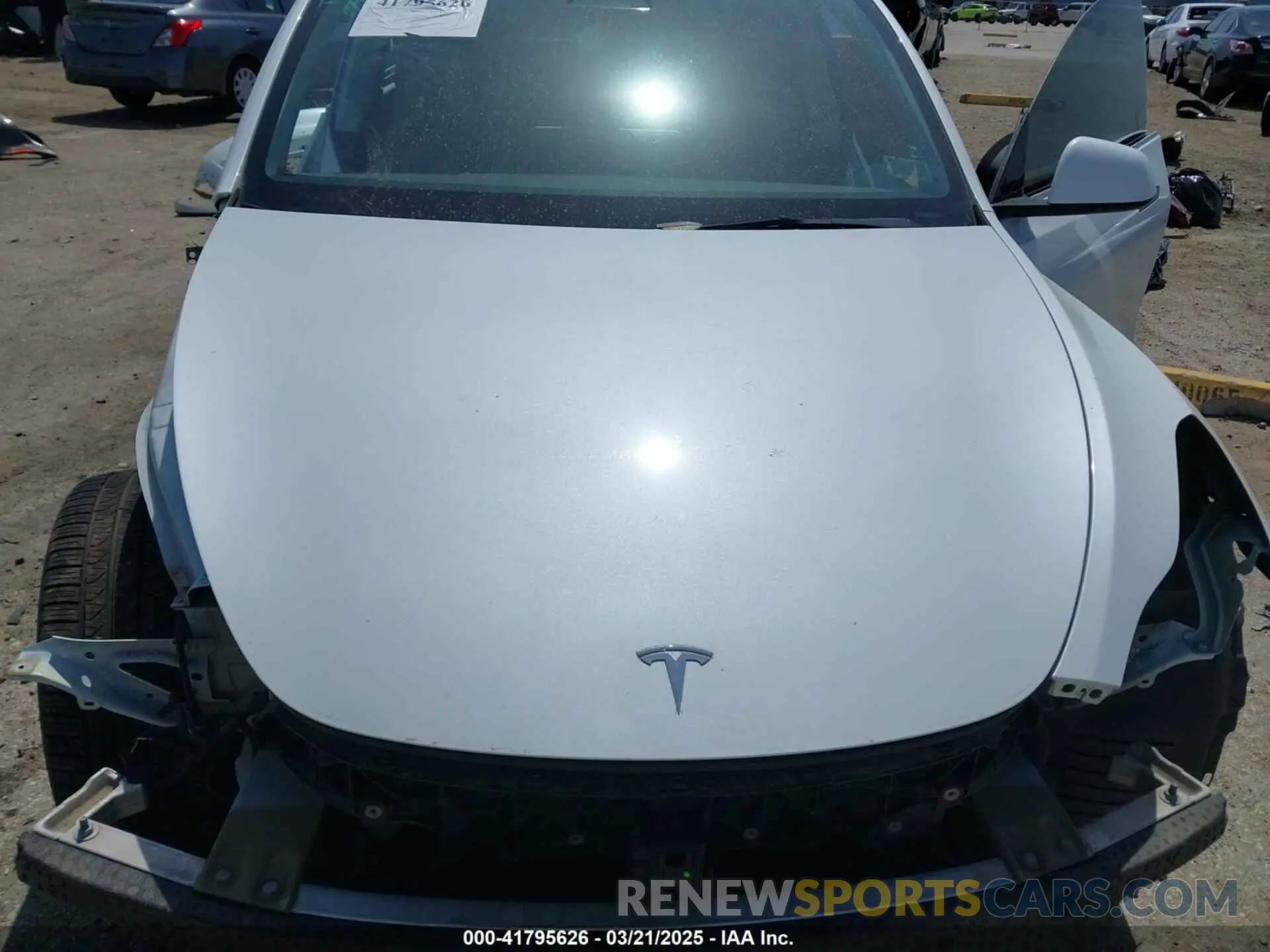 10 Photograph of a damaged car 5YJYGAEE8MF187987 TESLA MODEL Y 2021
