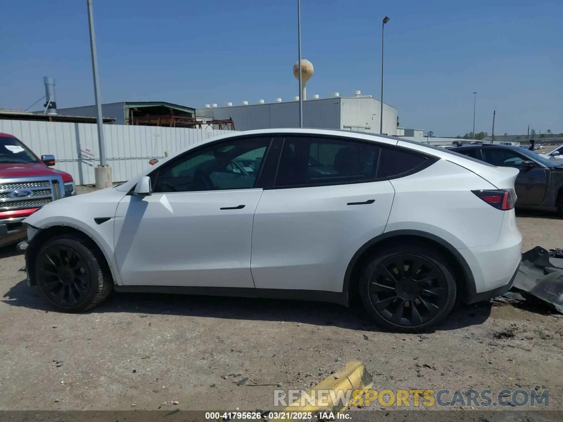 15 Photograph of a damaged car 5YJYGAEE8MF187987 TESLA MODEL Y 2021