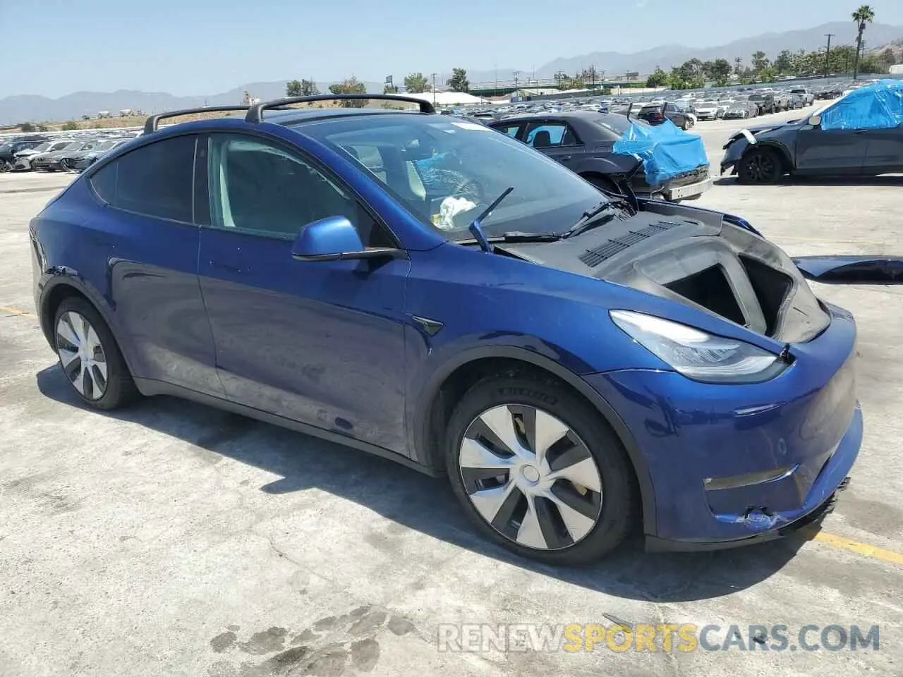 4 Photograph of a damaged car 5YJYGAEE8MF188976 TESLA MODEL Y 2021