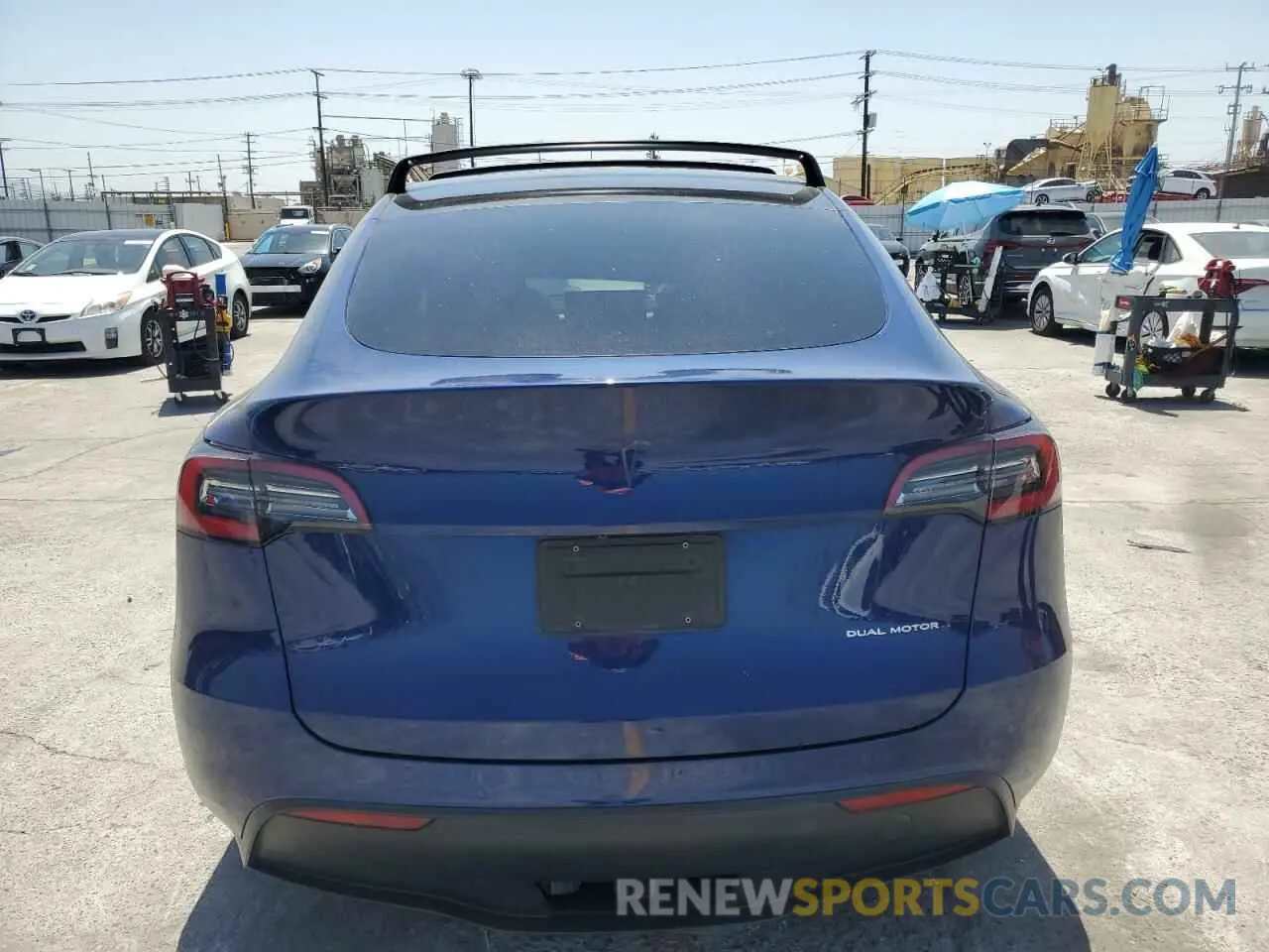 6 Photograph of a damaged car 5YJYGAEE8MF188976 TESLA MODEL Y 2021