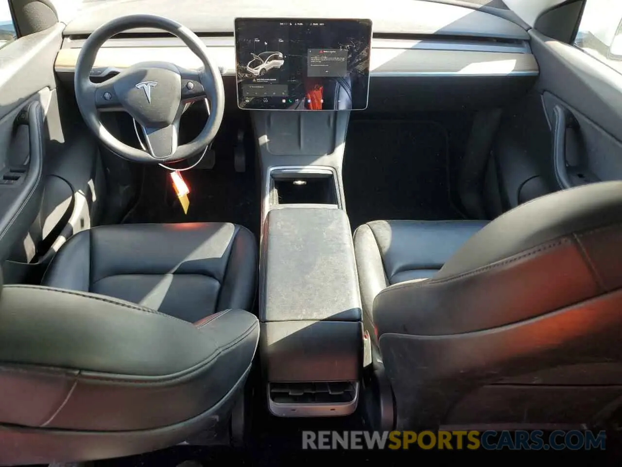 8 Photograph of a damaged car 5YJYGAEE8MF192137 TESLA MODEL Y 2021