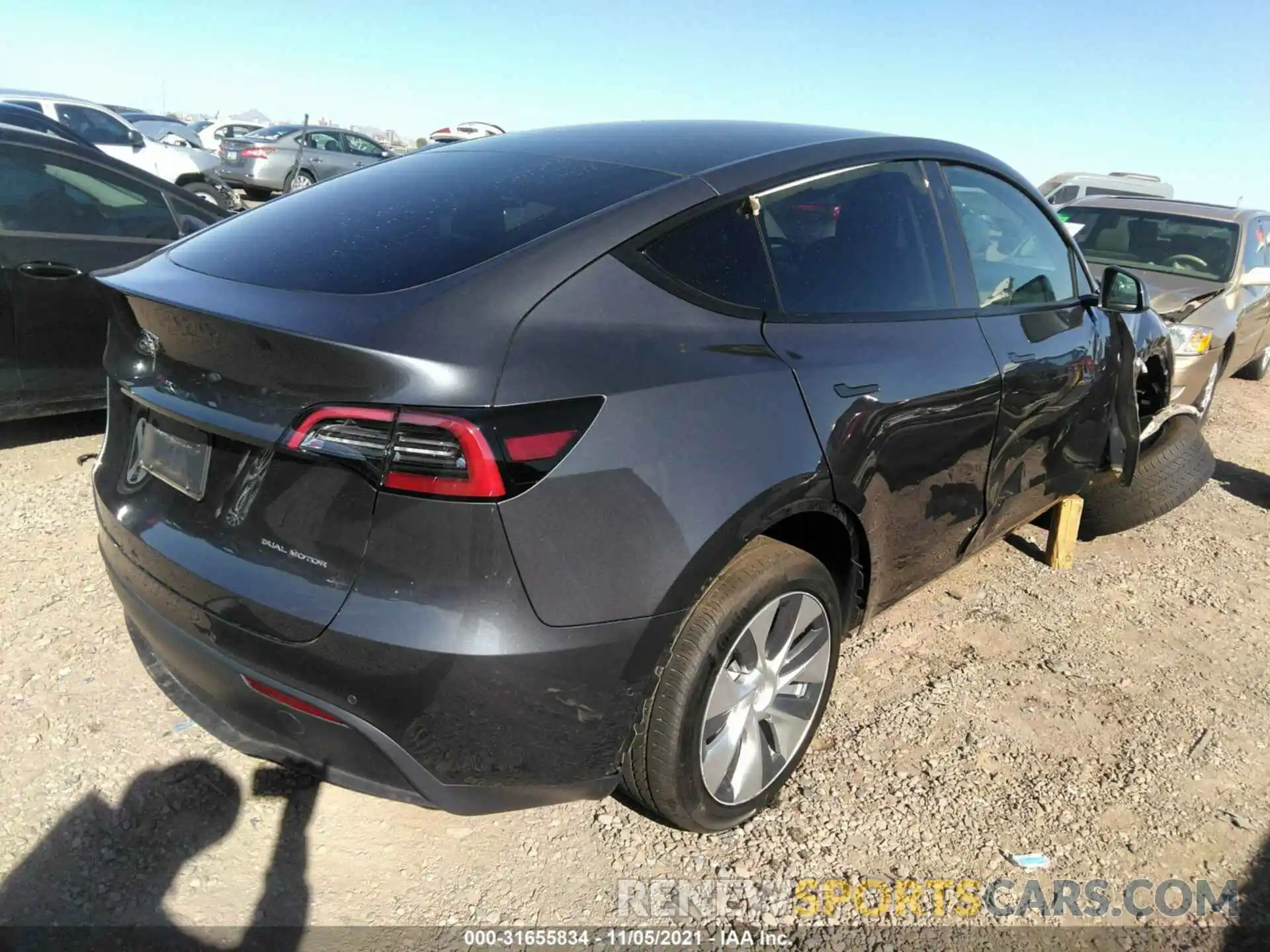 4 Photograph of a damaged car 5YJYGAEE8MF214024 TESLA MODEL Y 2021