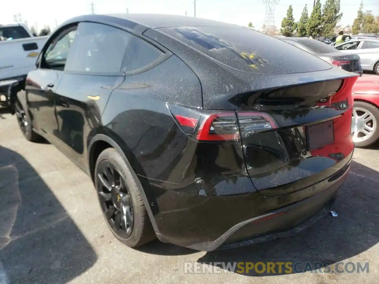 3 Photograph of a damaged car 5YJYGAEE8MF214086 TESLA MODEL Y 2021