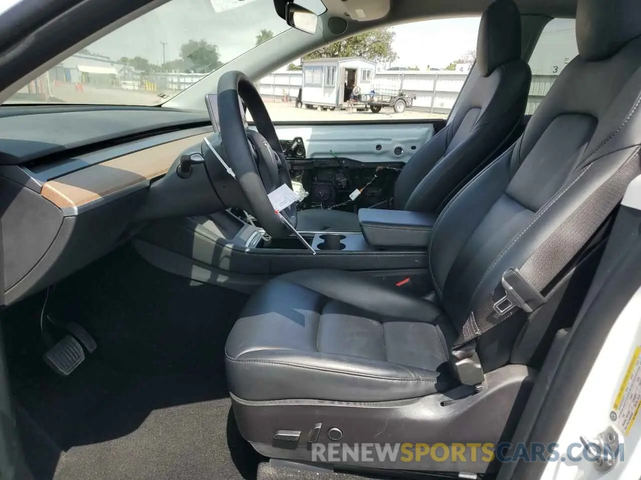 7 Photograph of a damaged car 5YJYGAEE8MF258461 TESLA MODEL Y 2021