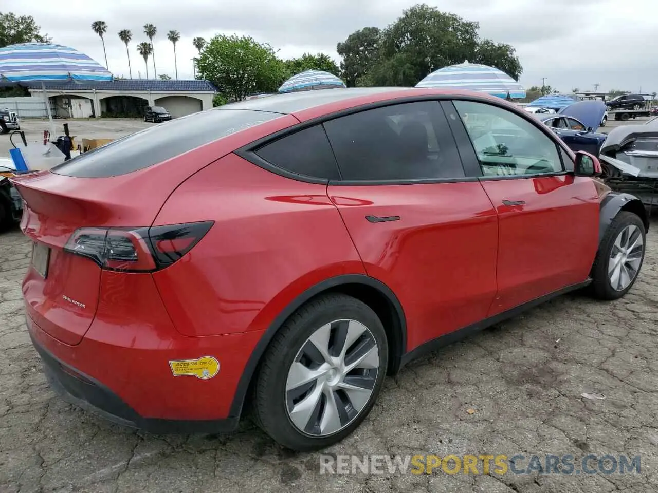 3 Photograph of a damaged car 5YJYGAEE8MF271176 TESLA MODEL Y 2021