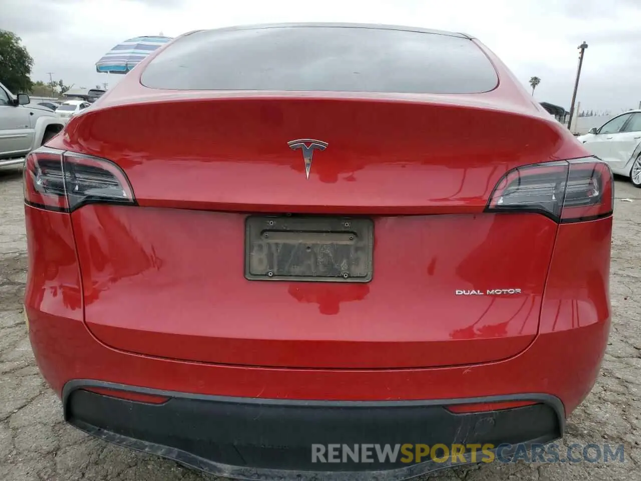 6 Photograph of a damaged car 5YJYGAEE8MF271176 TESLA MODEL Y 2021