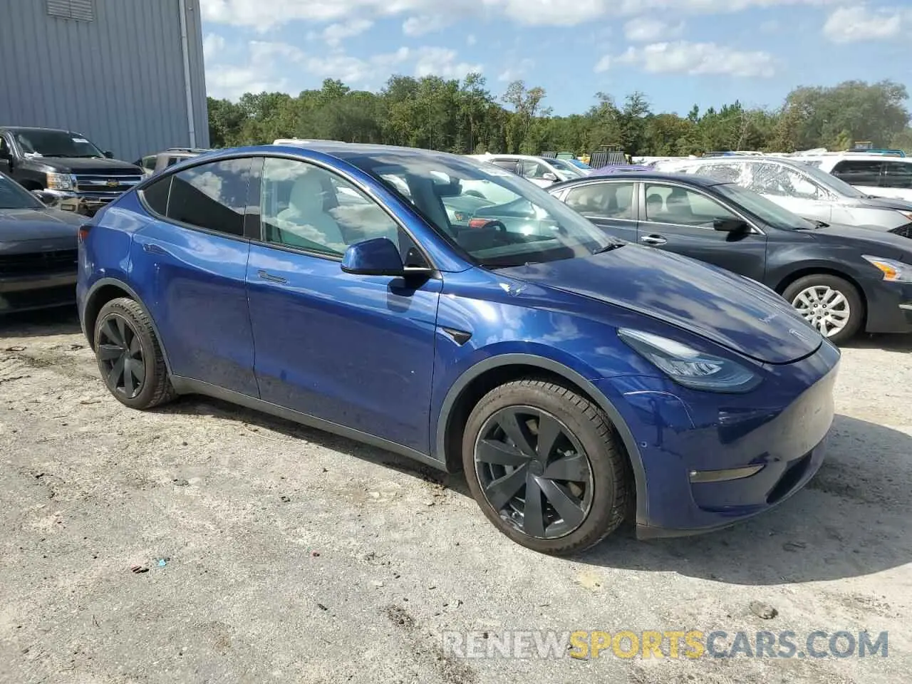 4 Photograph of a damaged car 5YJYGAEE9MF201220 TESLA MODEL Y 2021