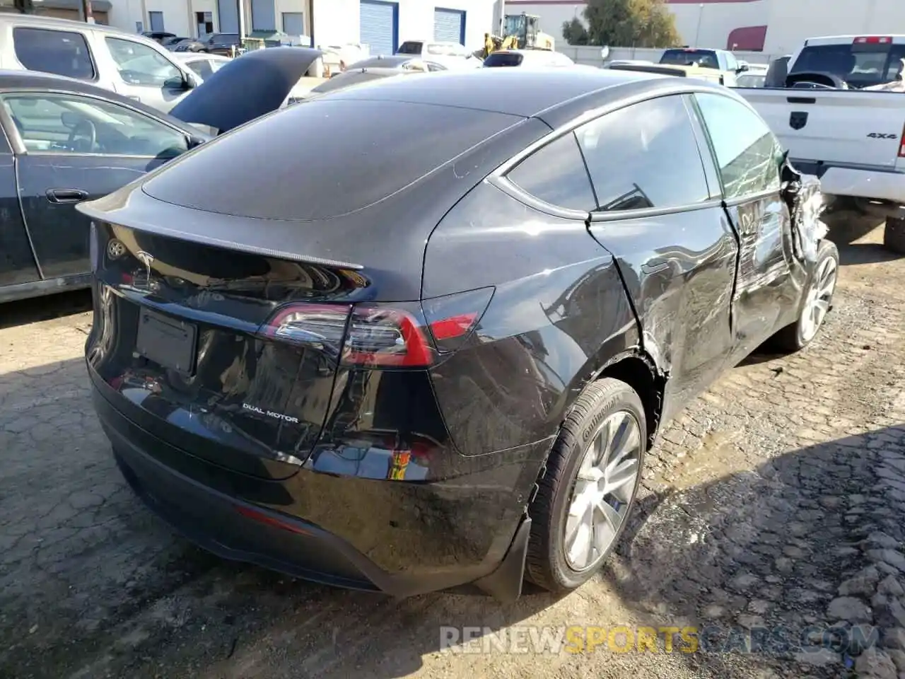 4 Photograph of a damaged car 5YJYGAEE9MF204540 TESLA MODEL Y 2021