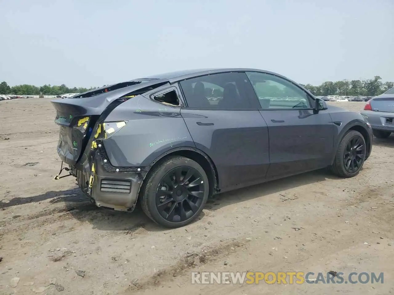 3 Photograph of a damaged car 5YJYGAEE9MF256444 TESLA MODEL Y 2021