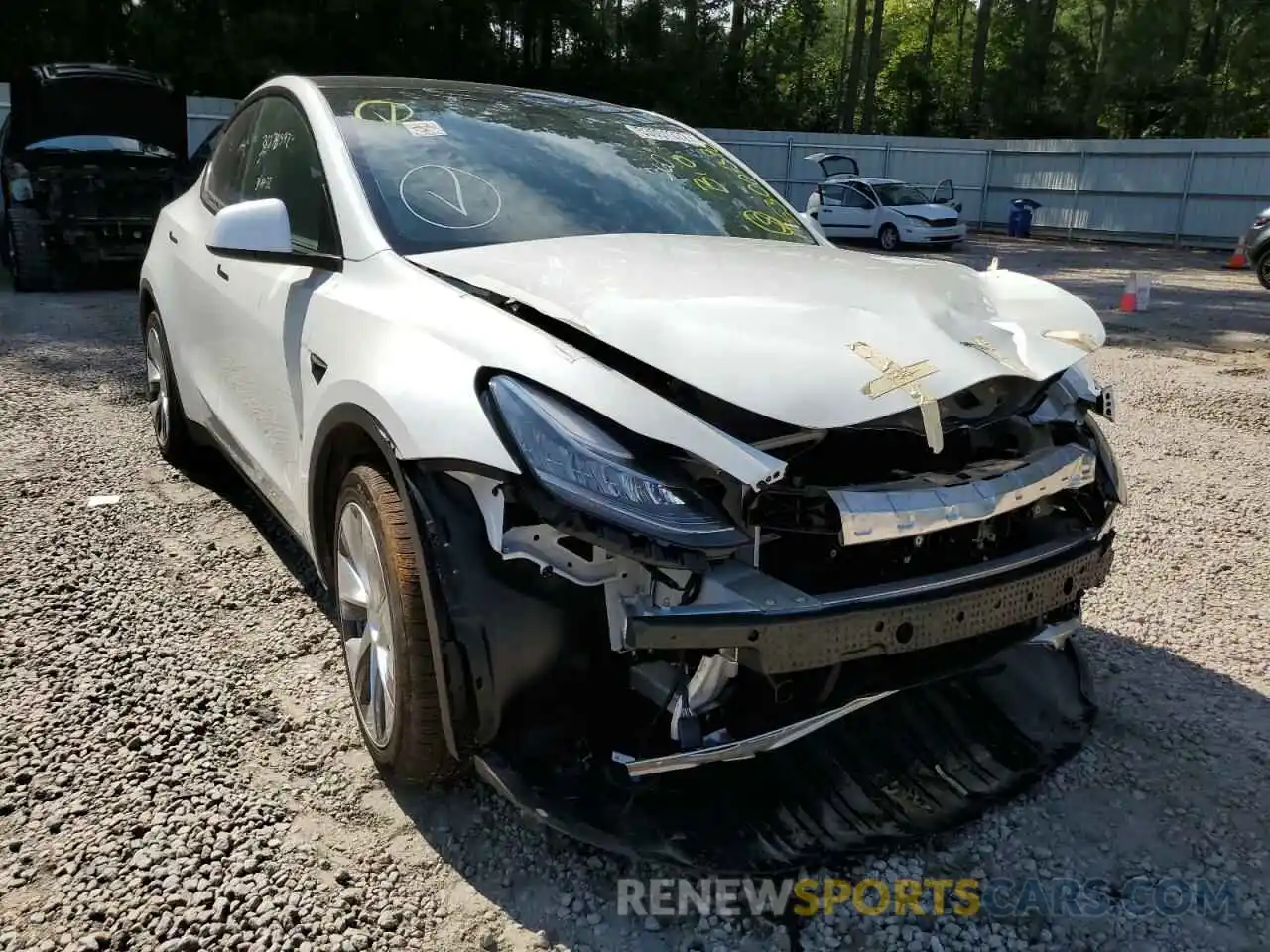 1 Photograph of a damaged car 5YJYGAEE9MF295275 TESLA MODEL Y 2021