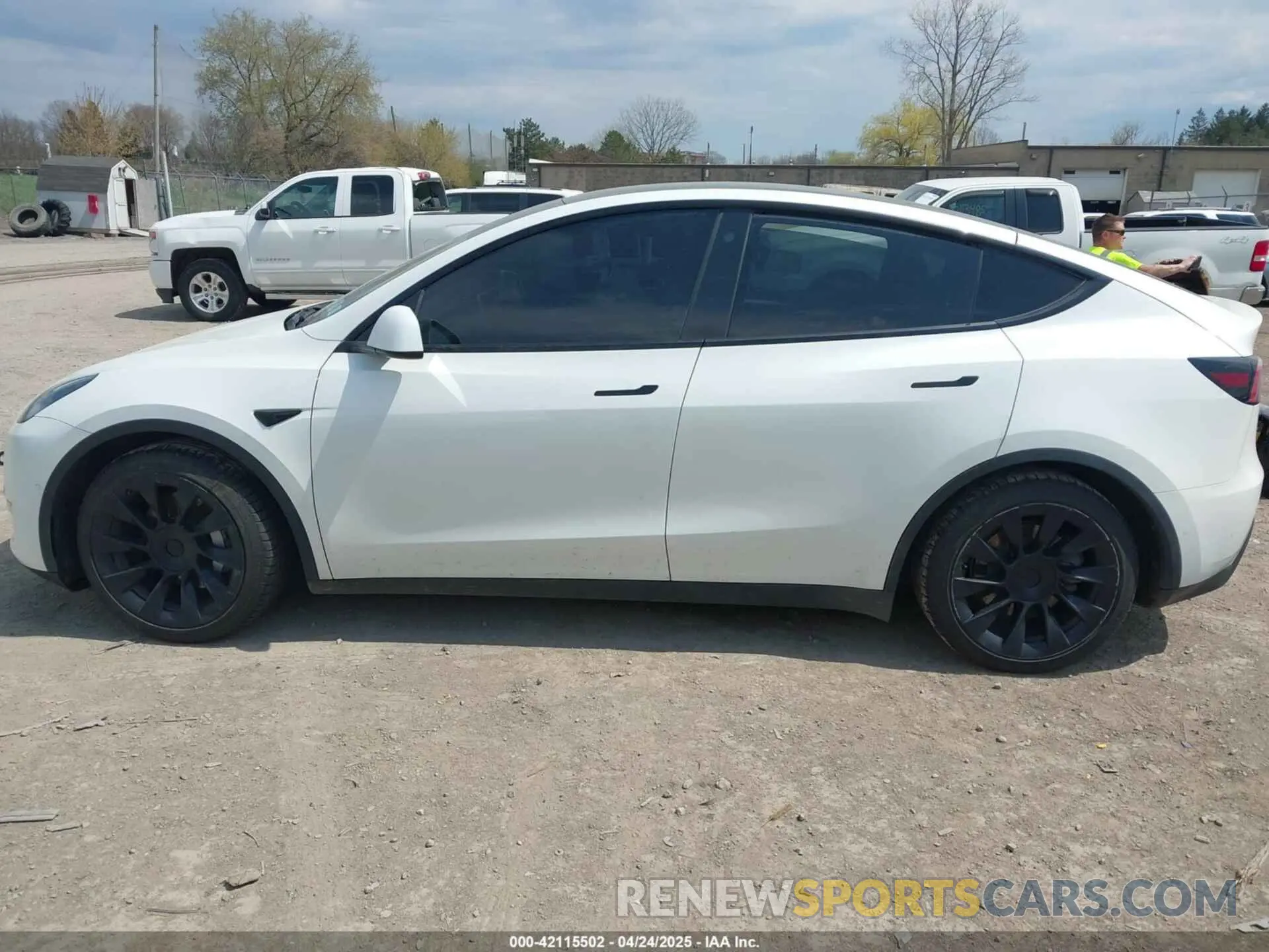 14 Photograph of a damaged car 5YJYGAEEXMF149158 TESLA MODEL Y 2021