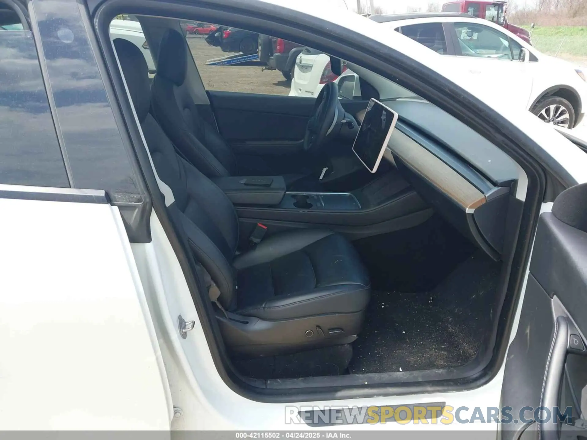 5 Photograph of a damaged car 5YJYGAEEXMF149158 TESLA MODEL Y 2021