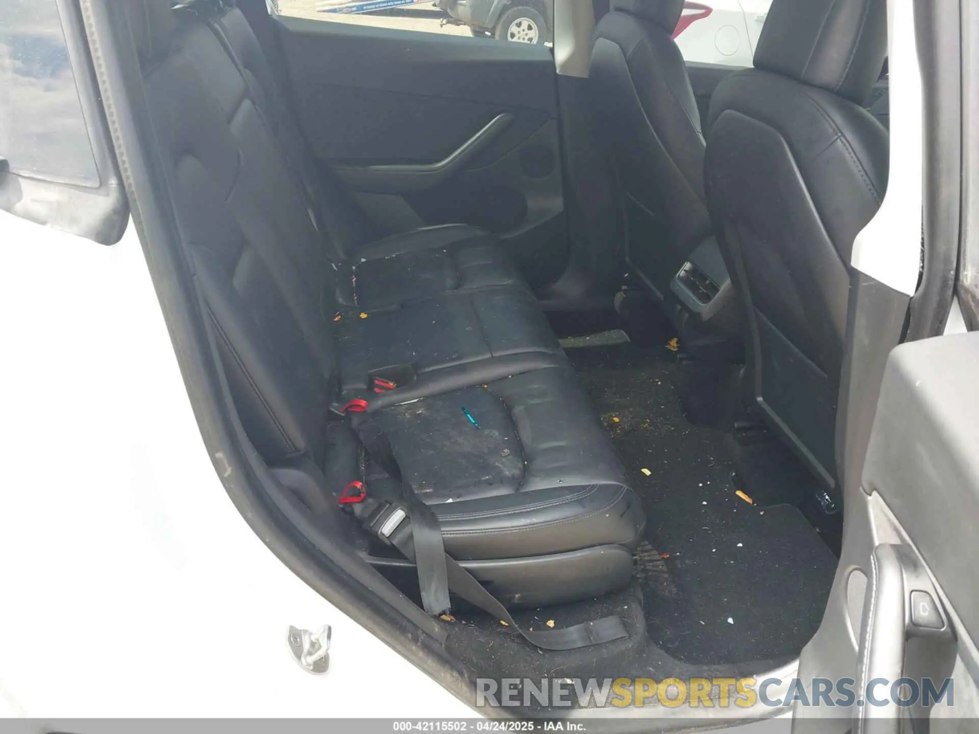 8 Photograph of a damaged car 5YJYGAEEXMF149158 TESLA MODEL Y 2021