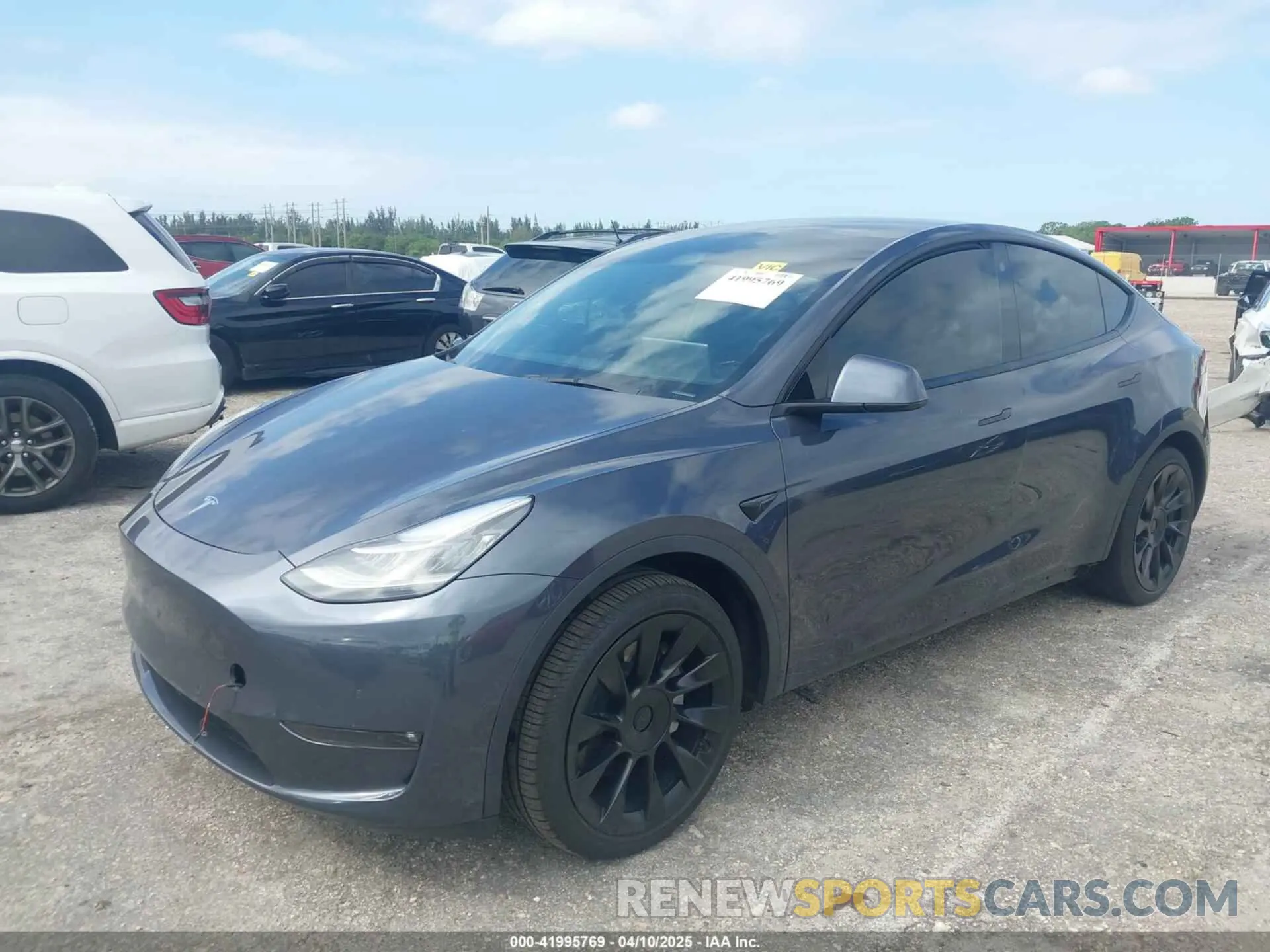 2 Photograph of a damaged car 5YJYGAEEXMF194066 TESLA MODEL Y 2021