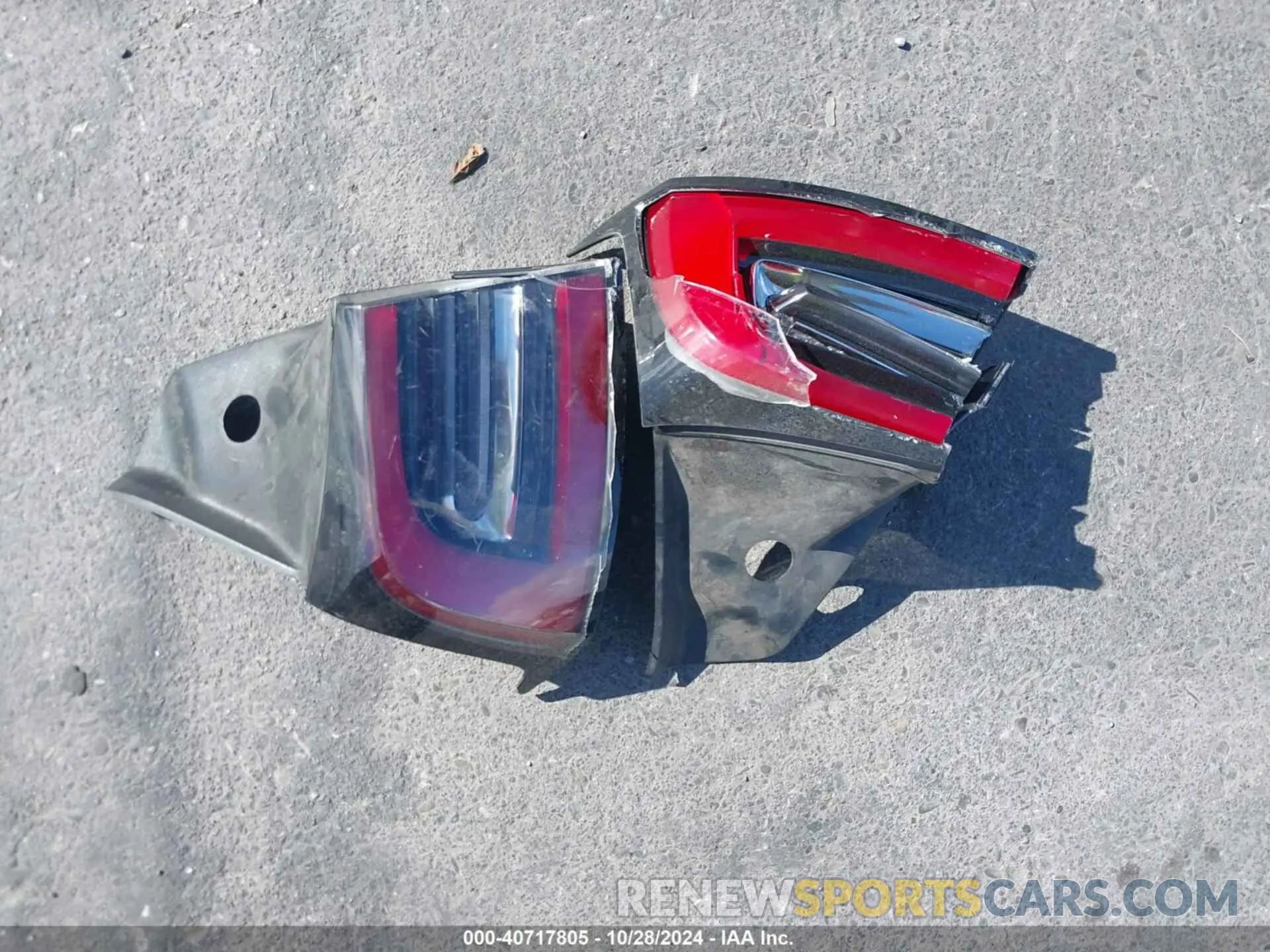 11 Photograph of a damaged car 5YJYGAEEXMF244190 TESLA MODEL Y 2021