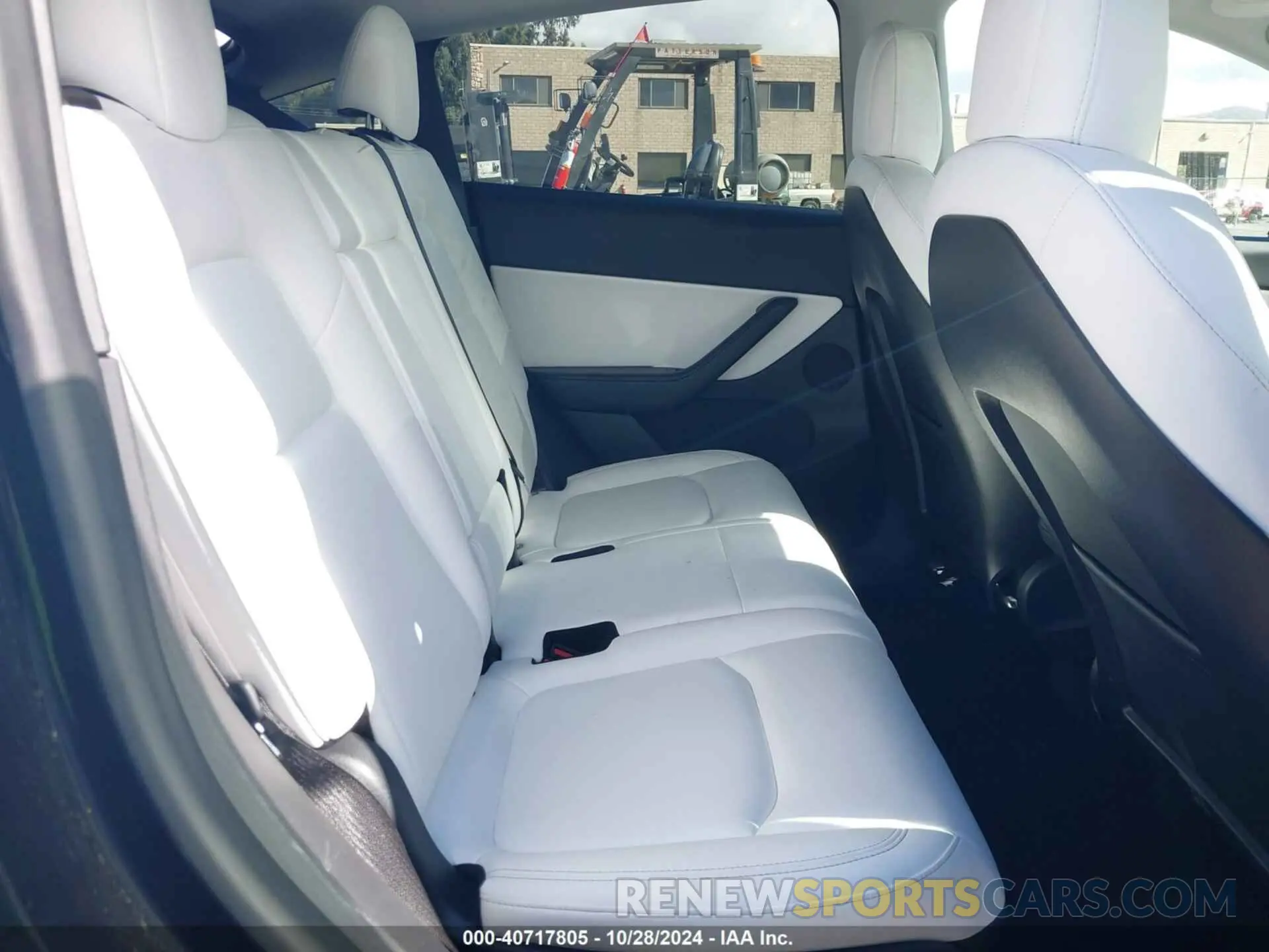8 Photograph of a damaged car 5YJYGAEEXMF244190 TESLA MODEL Y 2021
