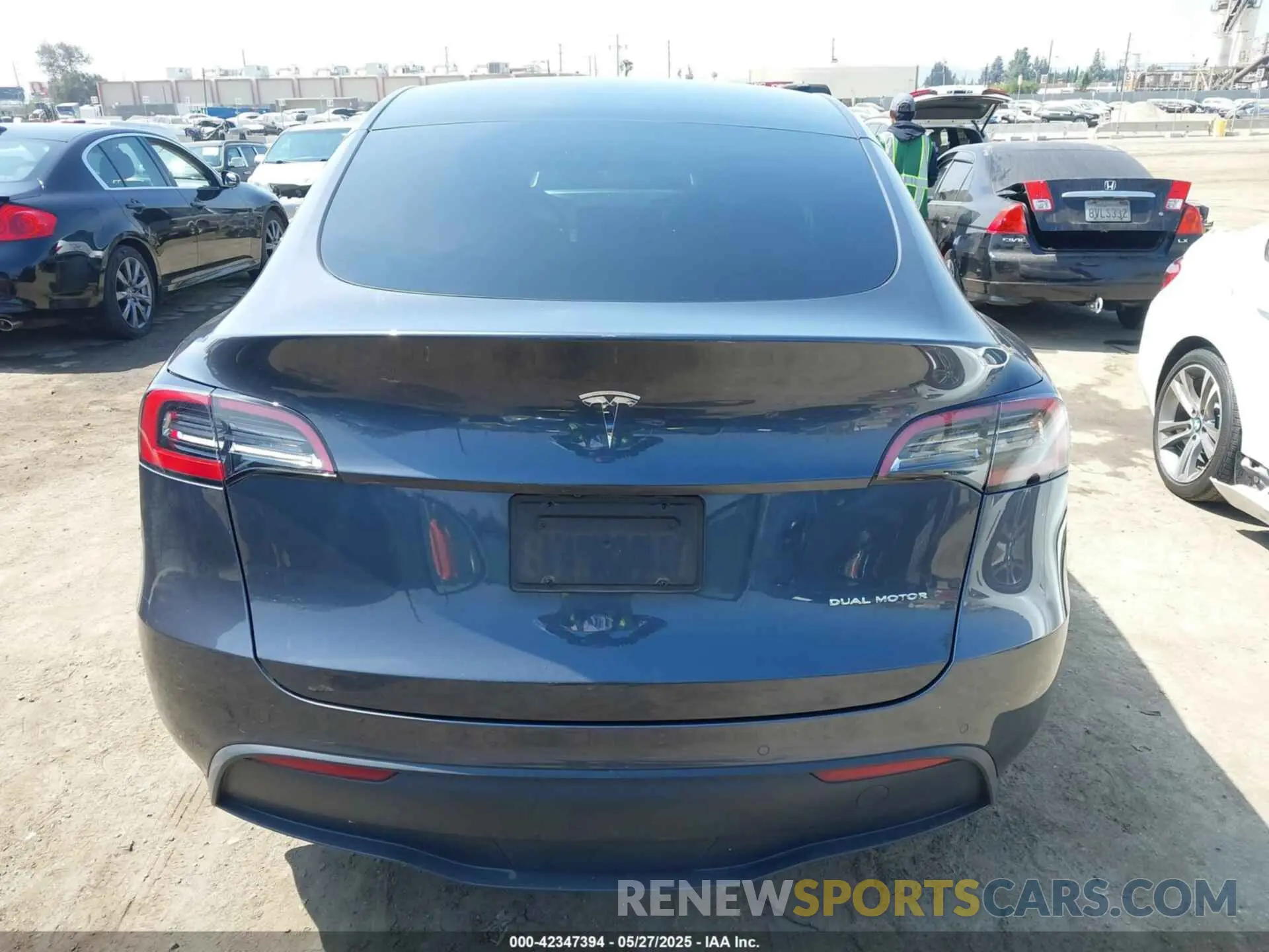 16 Photograph of a damaged car 5YJYGAEEXMF299450 TESLA MODEL Y 2021