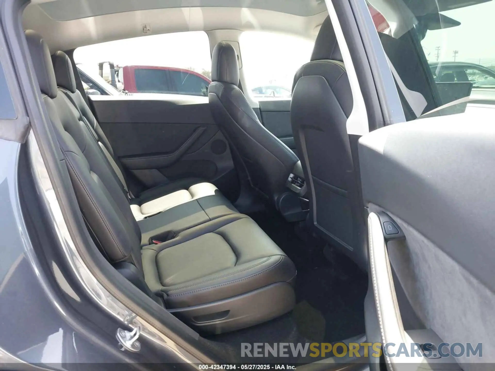 8 Photograph of a damaged car 5YJYGAEEXMF299450 TESLA MODEL Y 2021