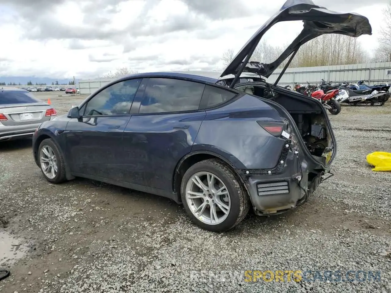 2 Photograph of a damaged car 5YJYGAEEXMF300144 TESLA MODEL Y 2021