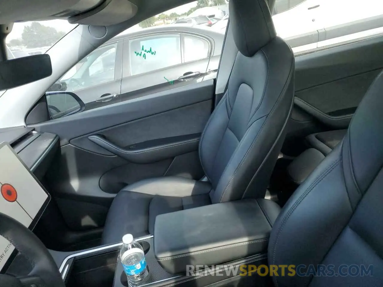 10 Photograph of a damaged car 5YJYGAEEXMF300788 TESLA MODEL Y 2021