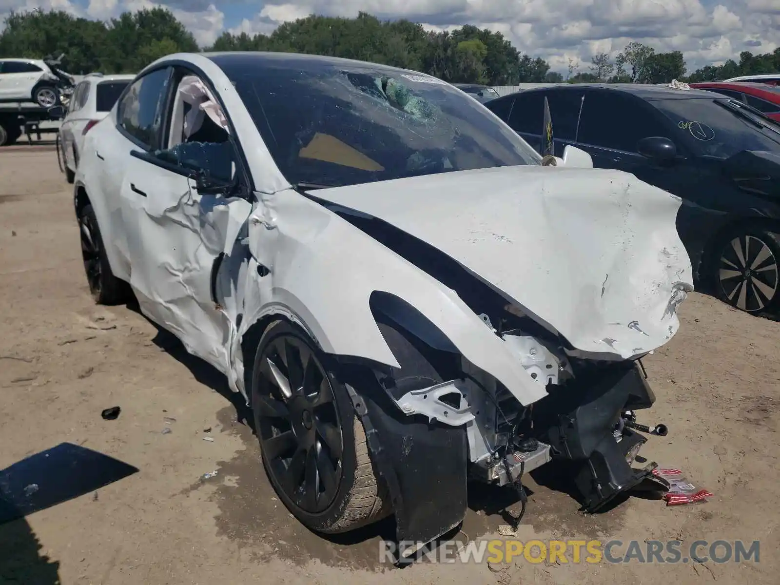 1 Photograph of a damaged car 5YJYGDED0MF103752 TESLA MODEL Y 2021