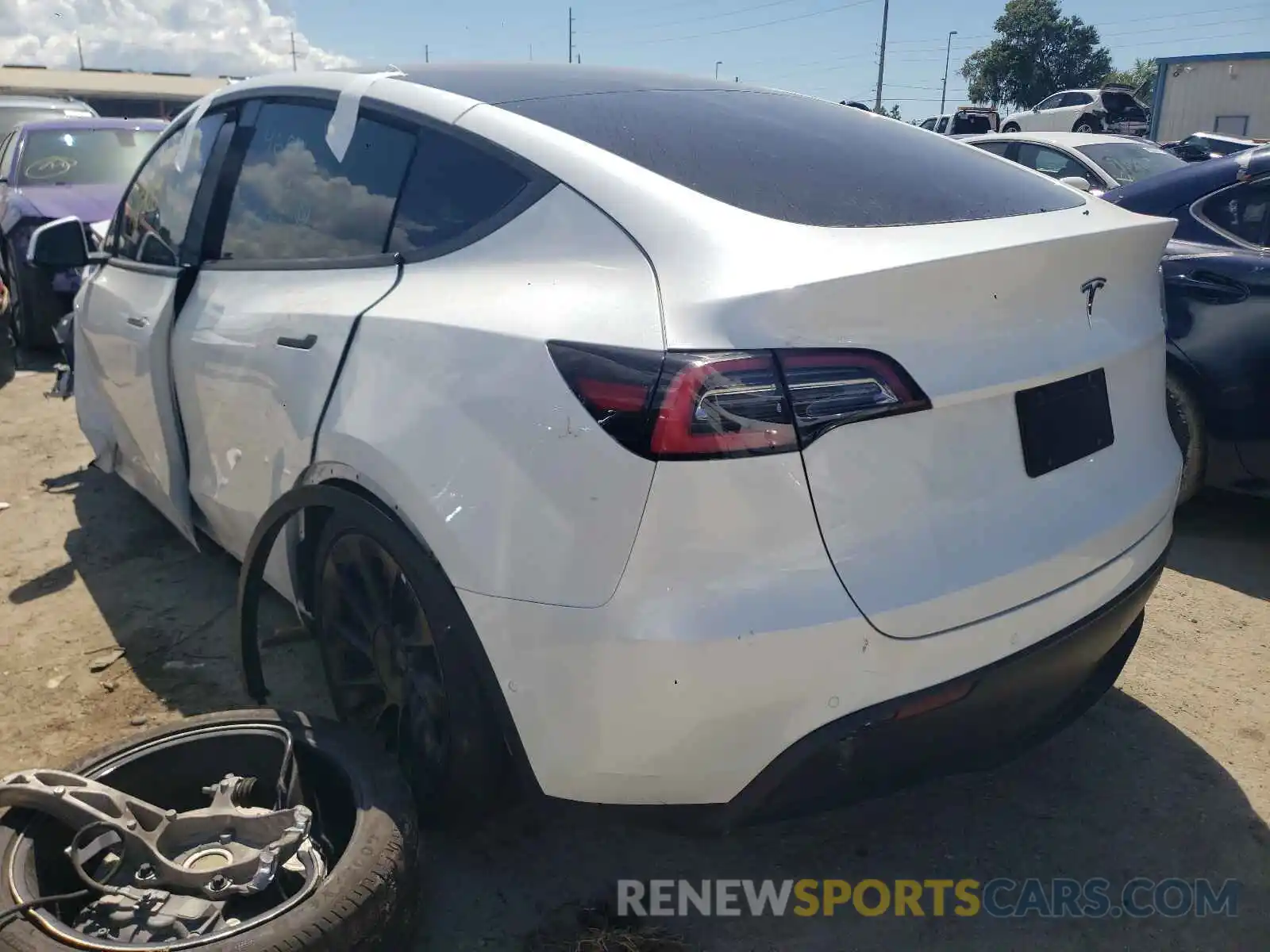 3 Photograph of a damaged car 5YJYGDED0MF103752 TESLA MODEL Y 2021