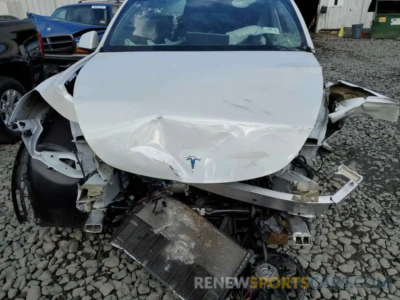 9 Photograph of a damaged car 5YJYGDED0MF105601 TESLA MODEL Y 2021