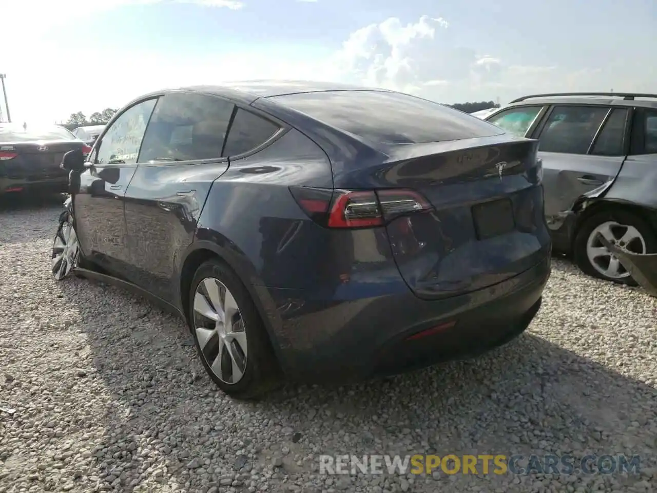 3 Photograph of a damaged car 5YJYGDED0MF106957 TESLA MODEL Y 2021