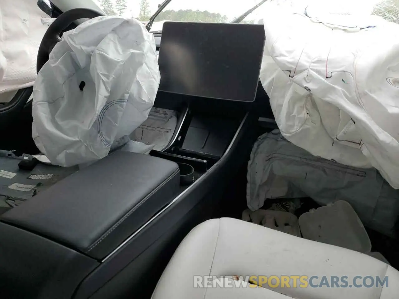 9 Photograph of a damaged car 5YJYGDED1MF109091 TESLA MODEL Y 2021