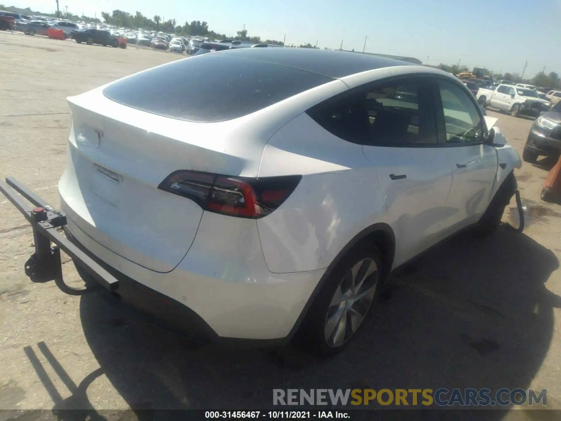 4 Photograph of a damaged car 5YJYGDED1MF113738 TESLA MODEL Y 2021