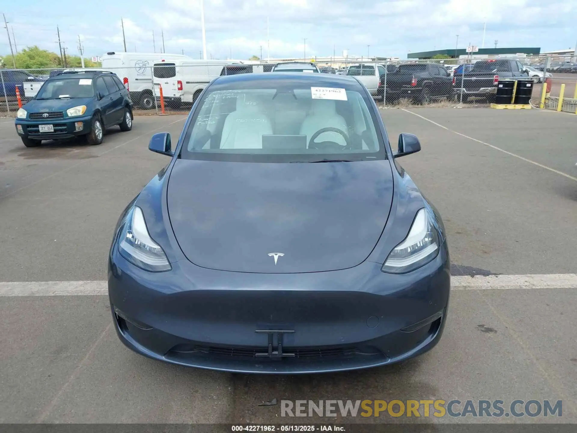 12 Photograph of a damaged car 5YJYGDED1MF113898 TESLA MODEL Y 2021