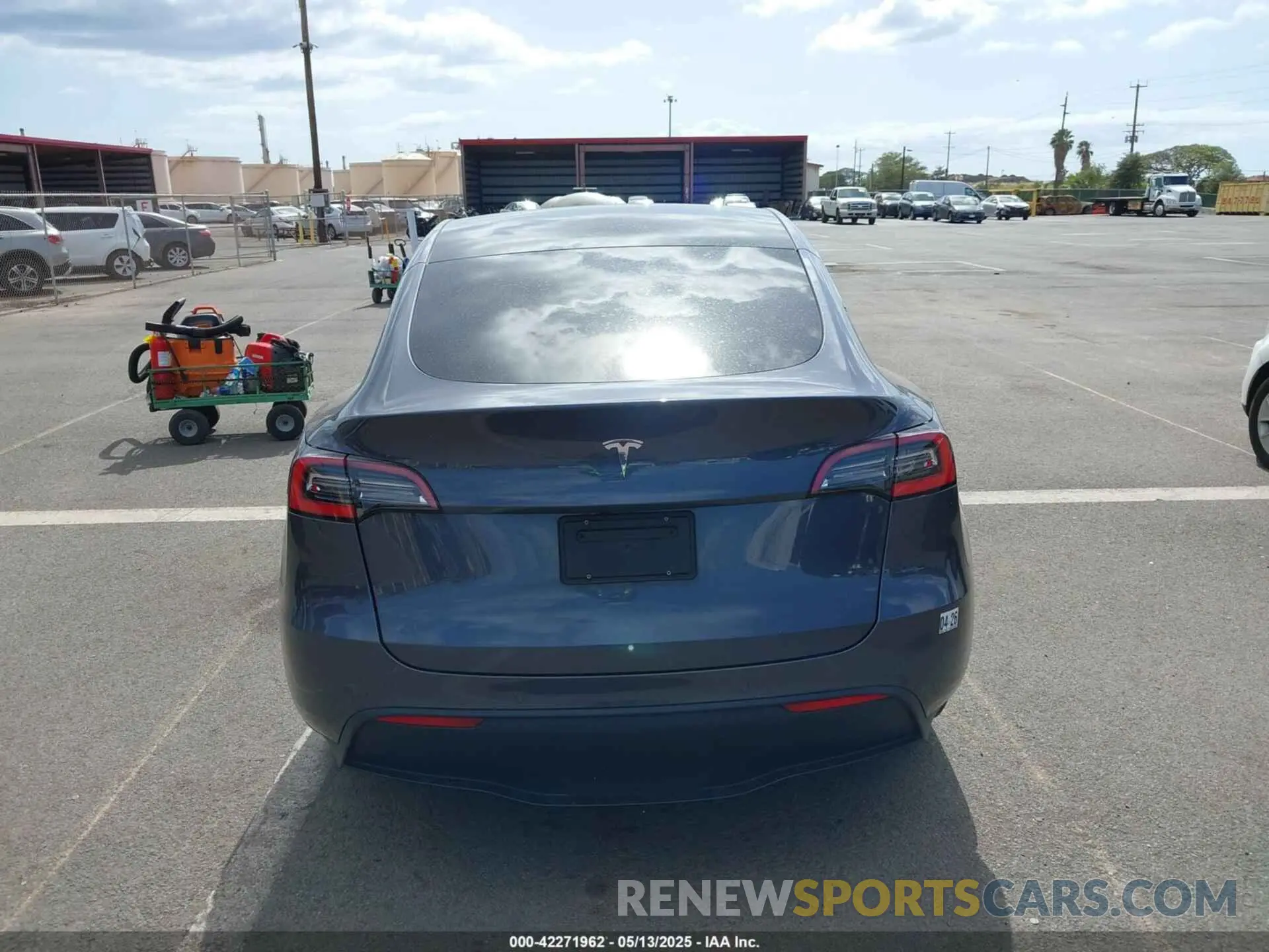 16 Photograph of a damaged car 5YJYGDED1MF113898 TESLA MODEL Y 2021