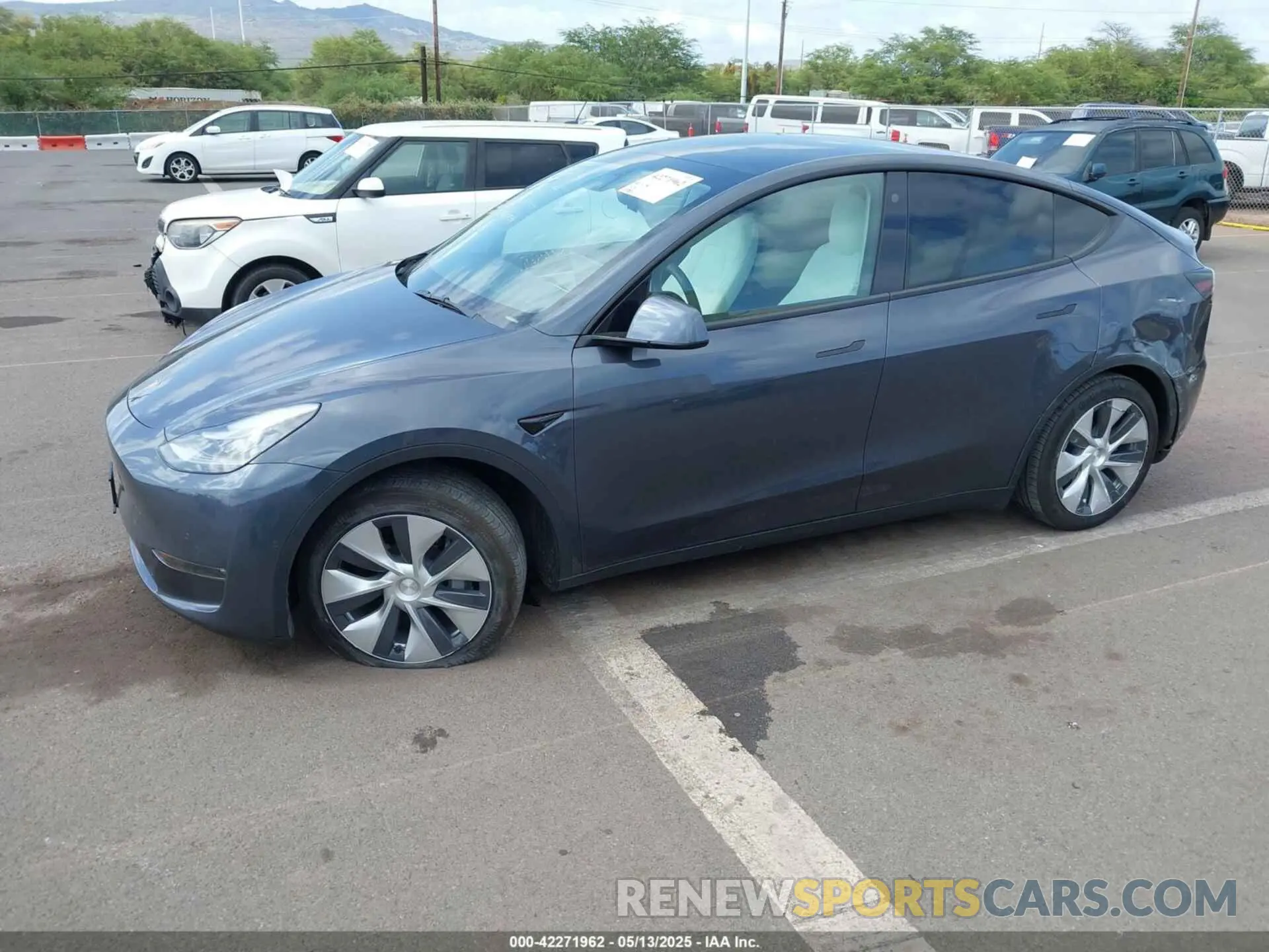 2 Photograph of a damaged car 5YJYGDED1MF113898 TESLA MODEL Y 2021