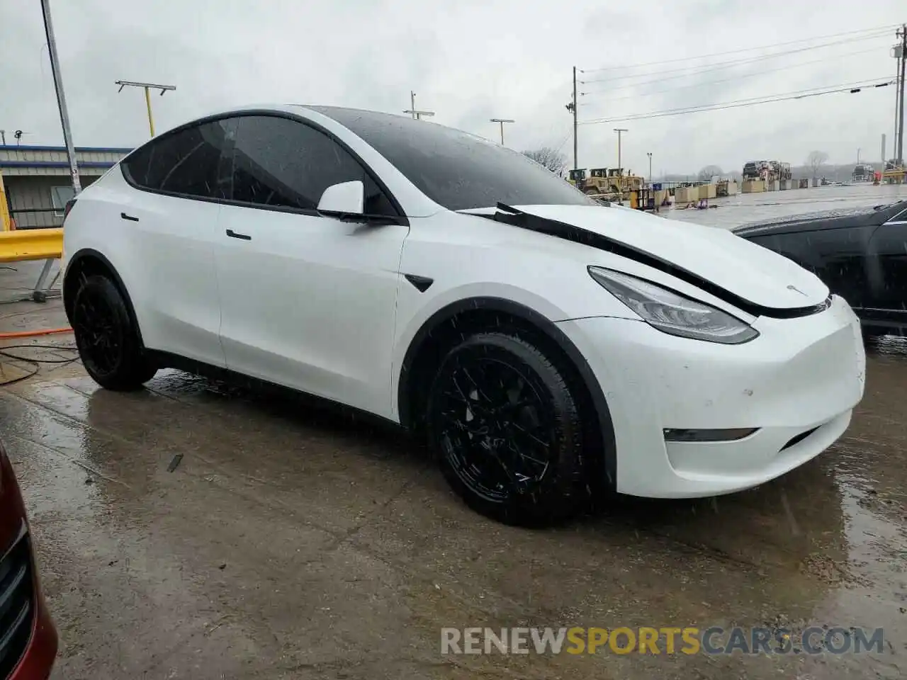 4 Photograph of a damaged car 5YJYGDED1MF114078 TESLA MODEL Y 2021