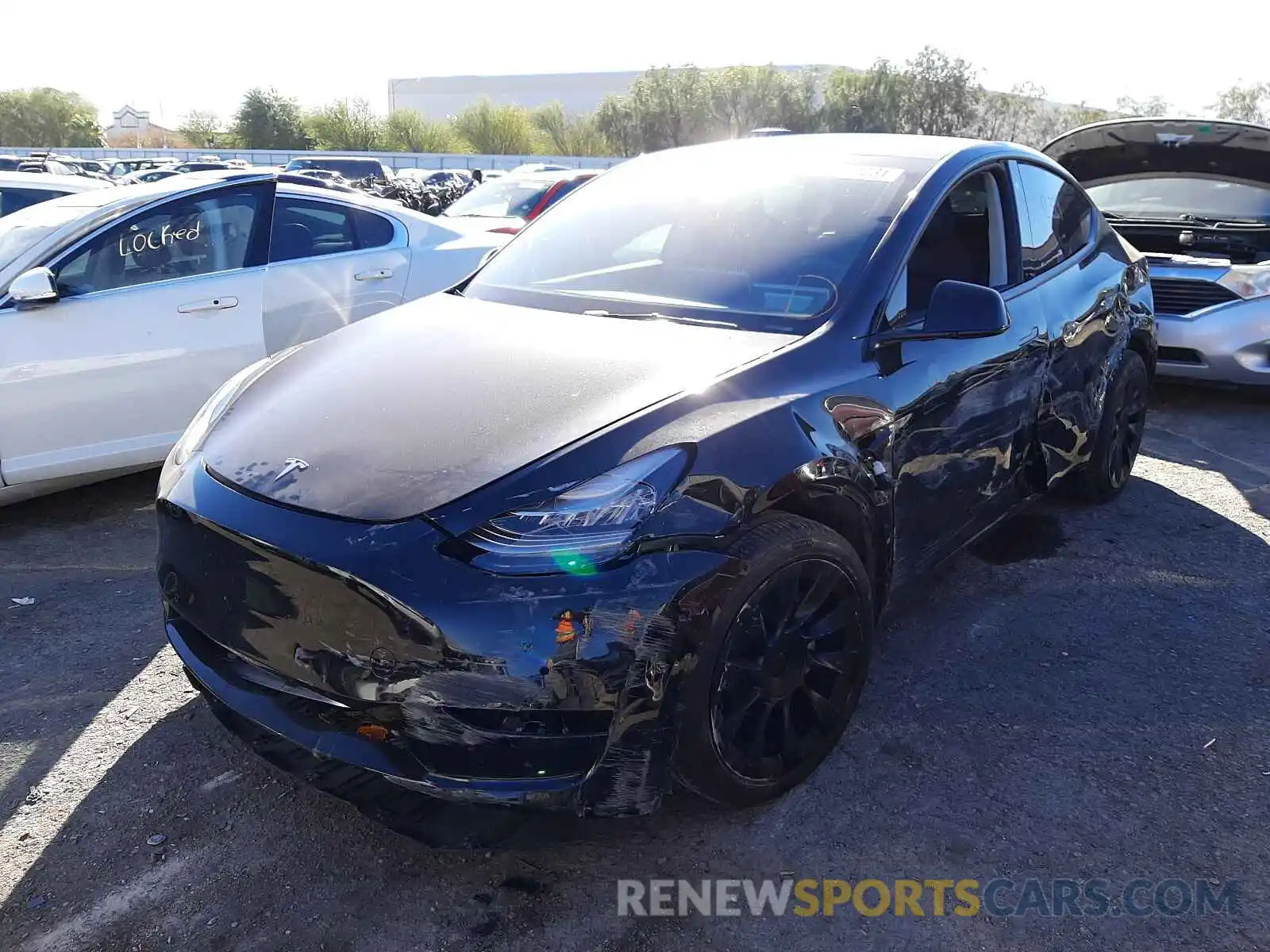 2 Photograph of a damaged car 5YJYGDED1MF115148 TESLA MODEL Y 2021