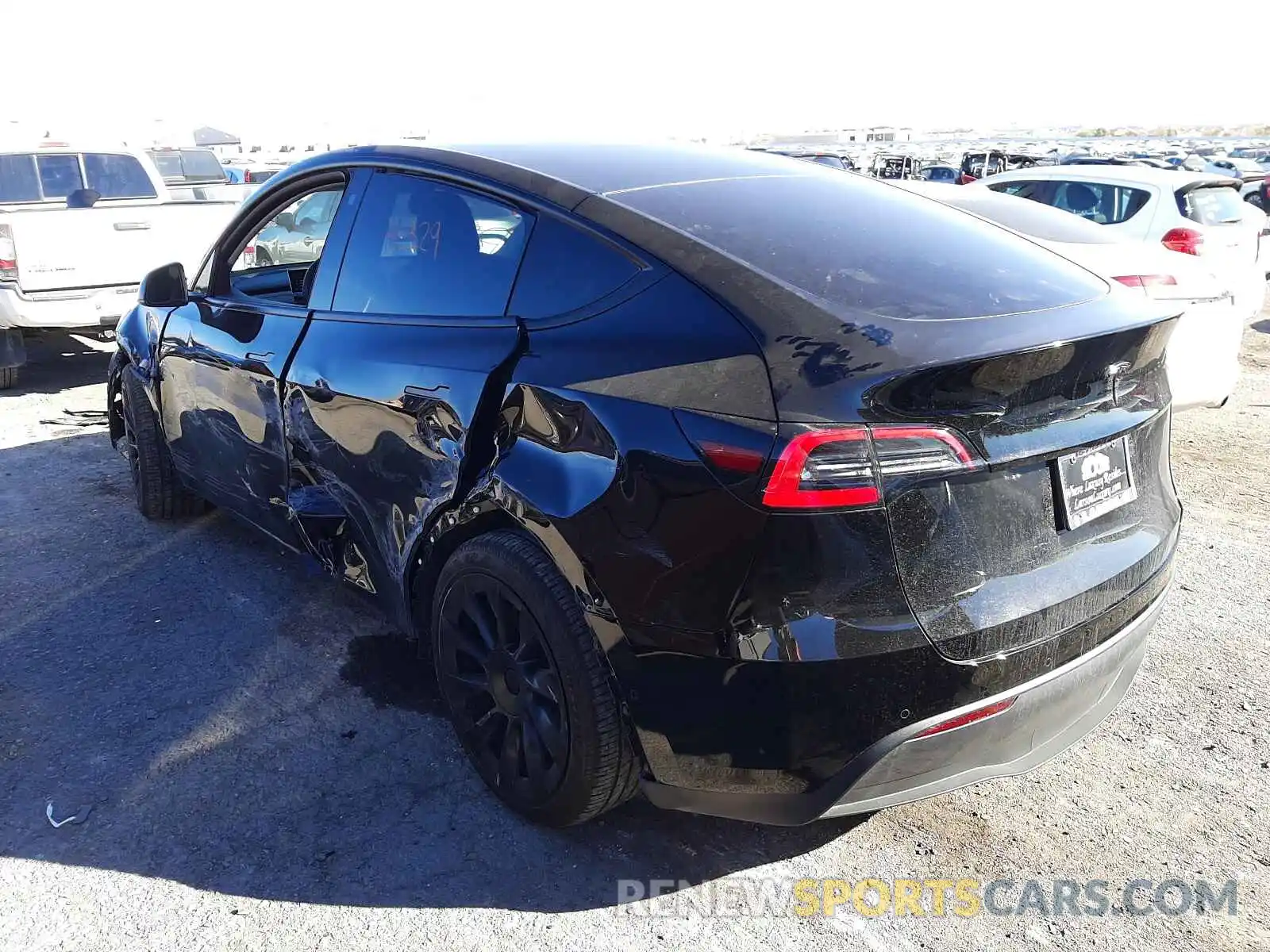 3 Photograph of a damaged car 5YJYGDED1MF115148 TESLA MODEL Y 2021