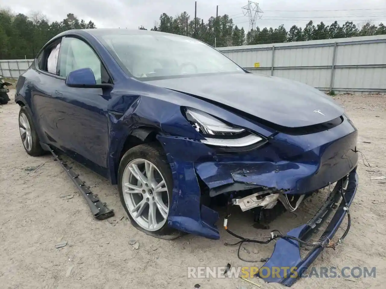 1 Photograph of a damaged car 5YJYGDED2MF104935 TESLA MODEL Y 2021