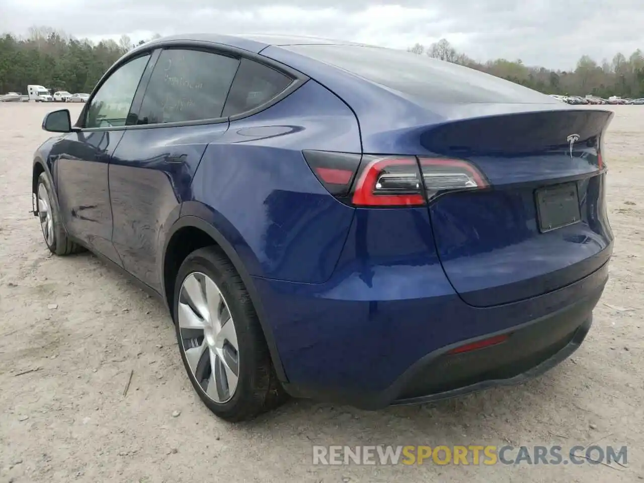 3 Photograph of a damaged car 5YJYGDED2MF104935 TESLA MODEL Y 2021