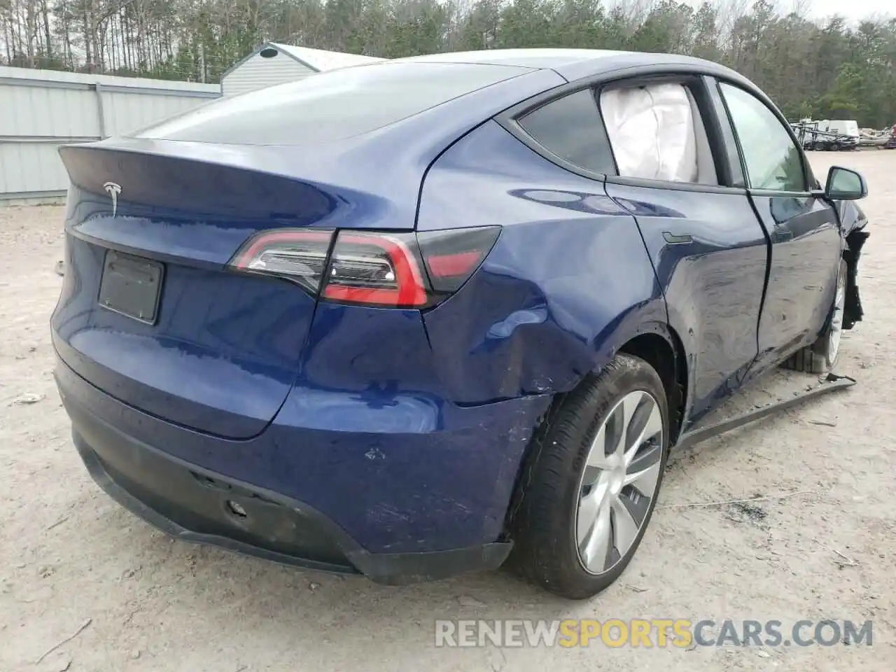 4 Photograph of a damaged car 5YJYGDED2MF104935 TESLA MODEL Y 2021