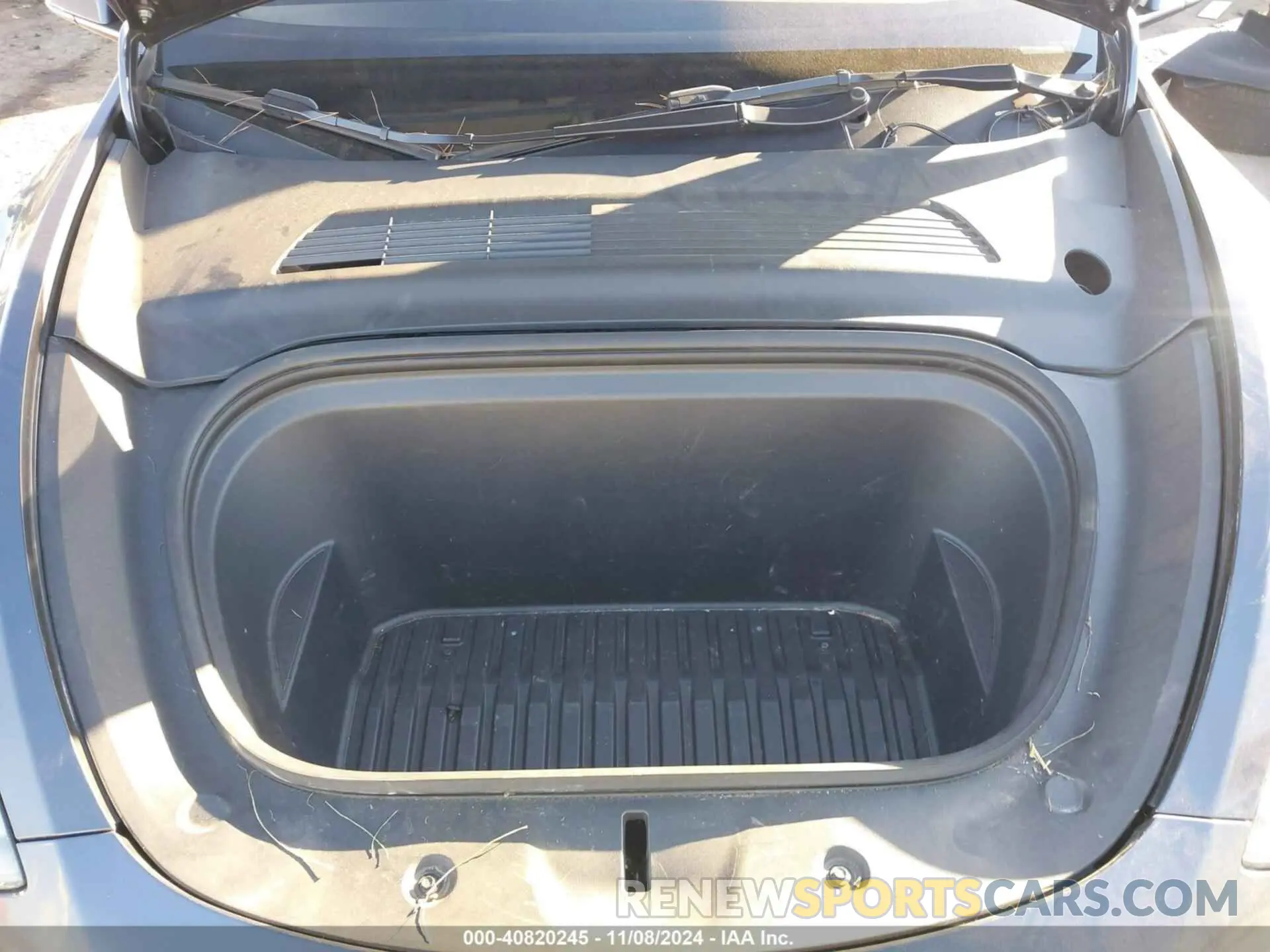 10 Photograph of a damaged car 5YJYGDED2MF110296 TESLA MODEL Y 2021