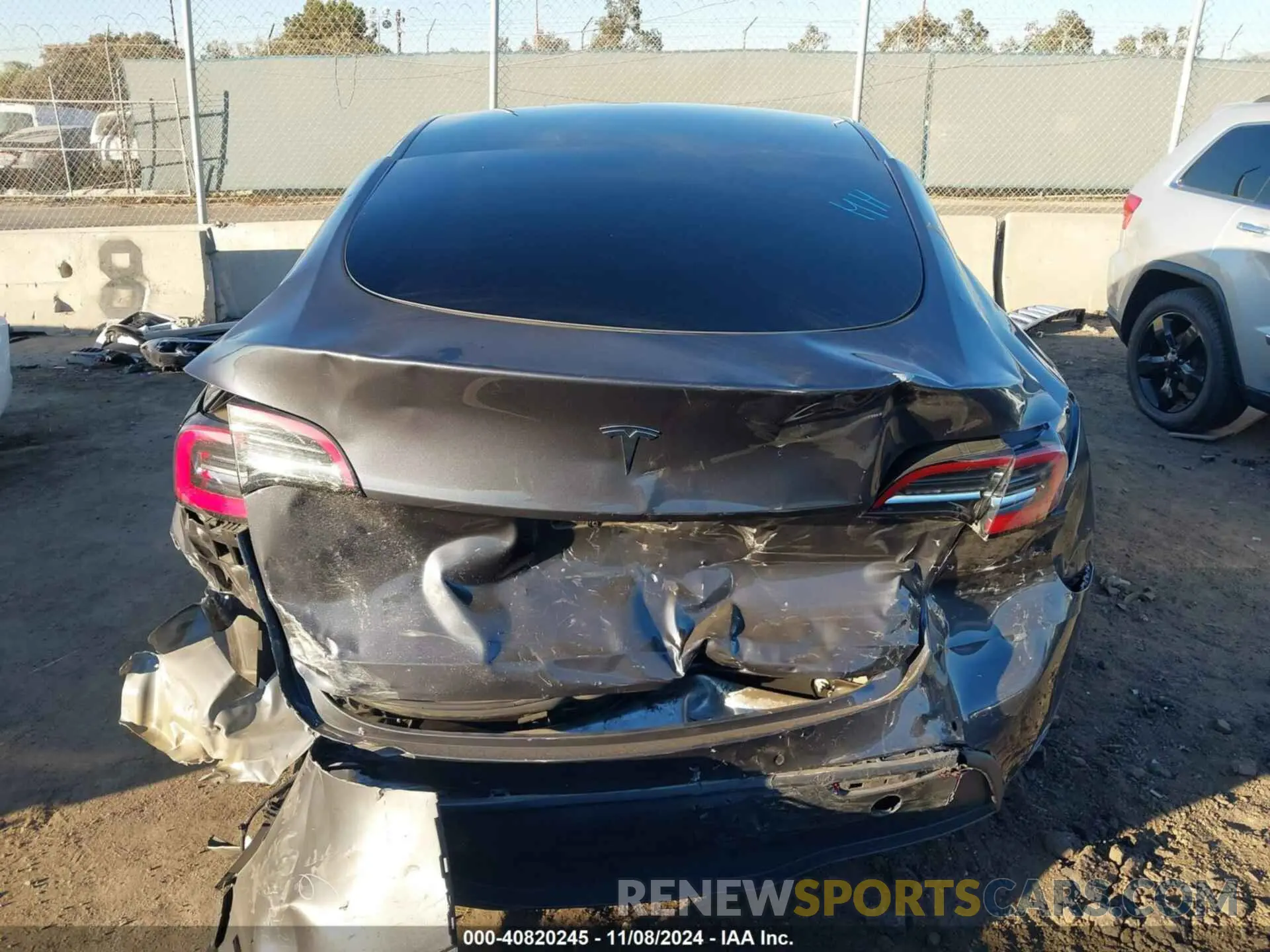 16 Photograph of a damaged car 5YJYGDED2MF110296 TESLA MODEL Y 2021