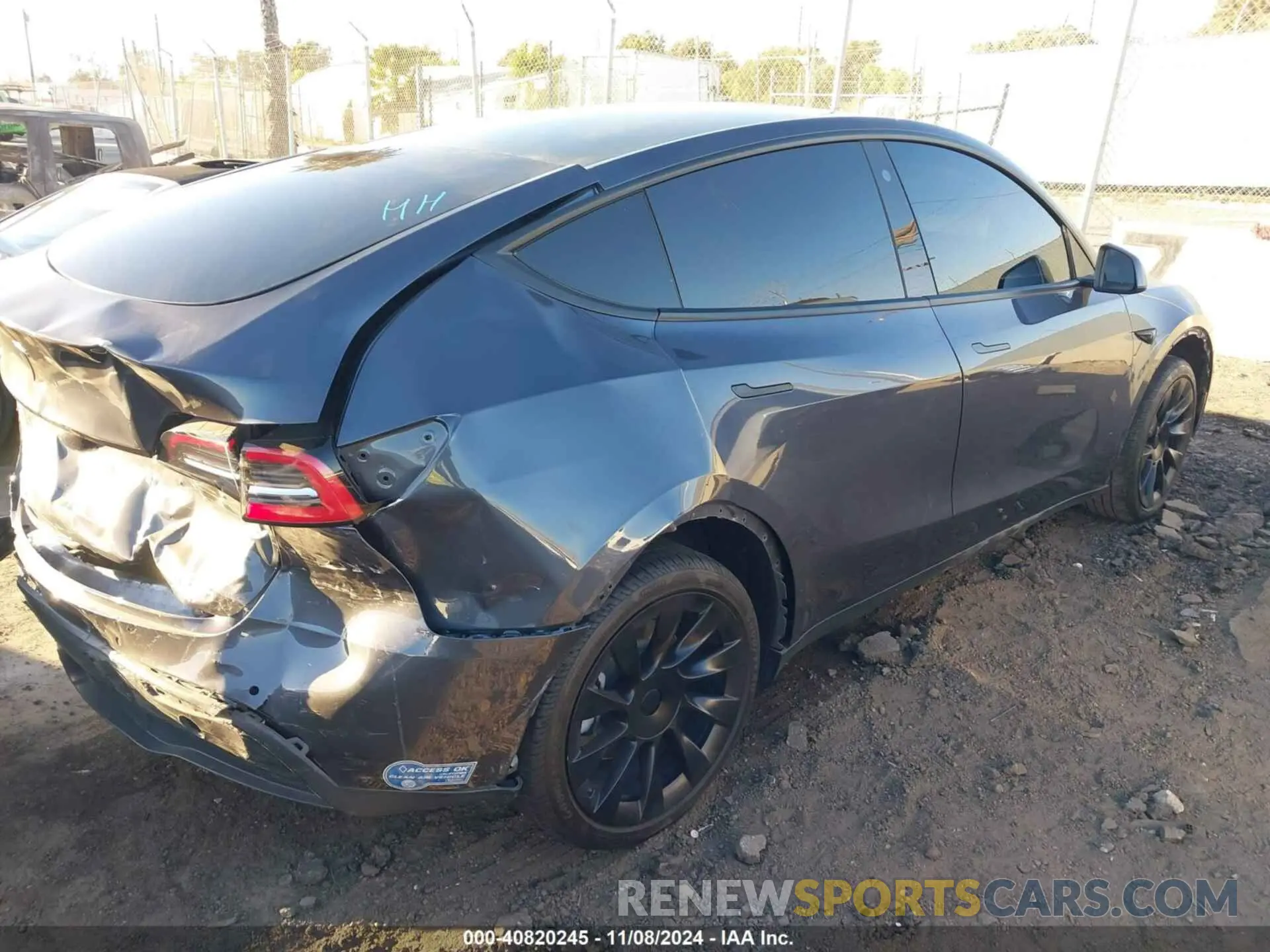 21 Photograph of a damaged car 5YJYGDED2MF110296 TESLA MODEL Y 2021