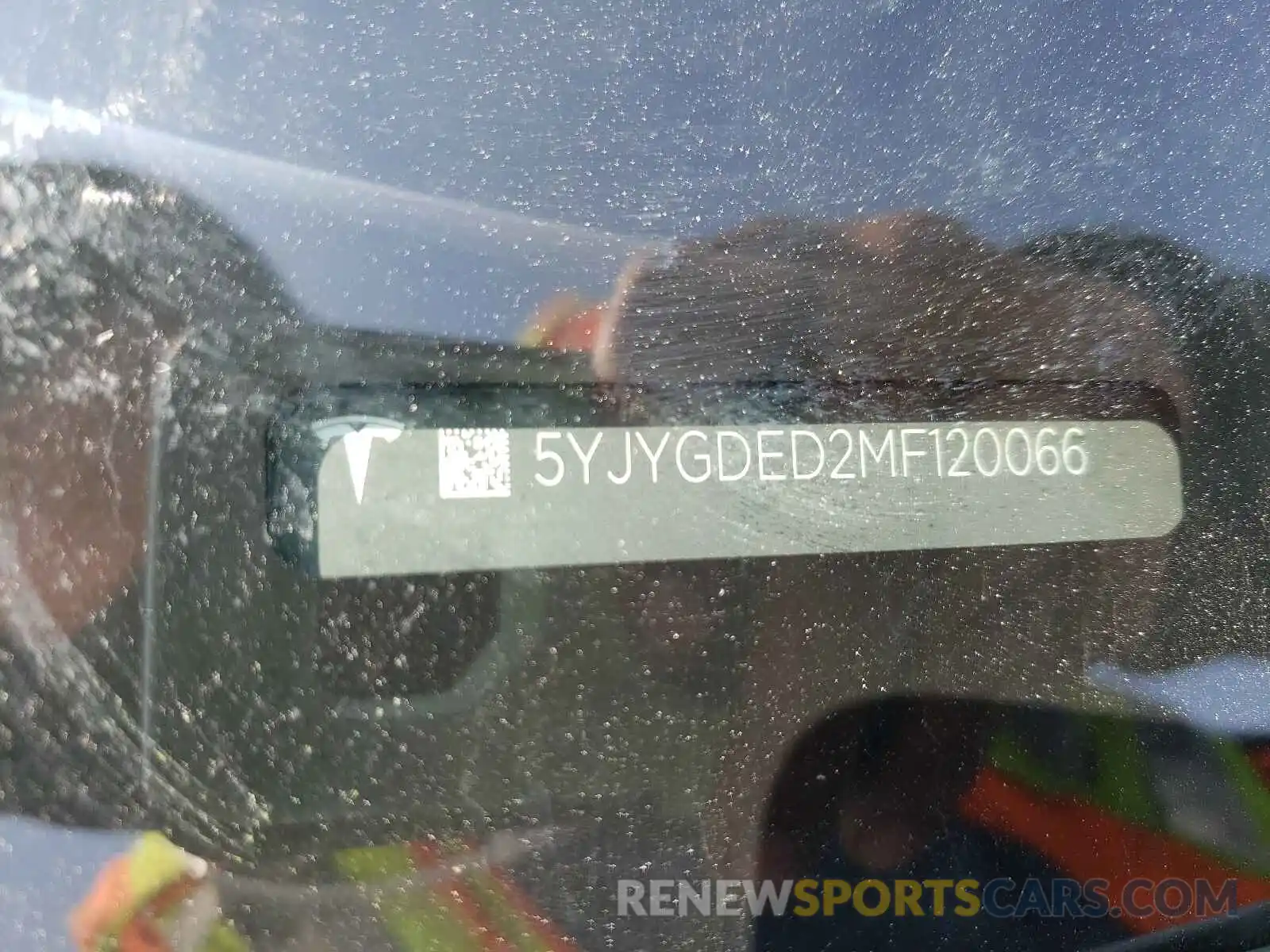 10 Photograph of a damaged car 5YJYGDED2MF120066 TESLA MODEL Y 2021