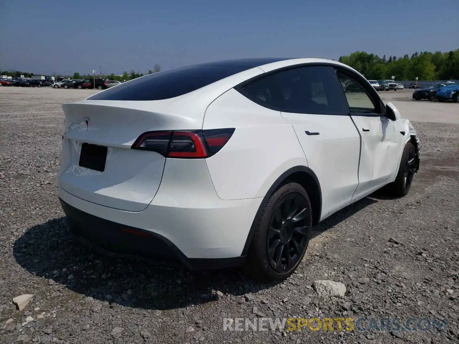 4 Photograph of a damaged car 5YJYGDED2MF120066 TESLA MODEL Y 2021