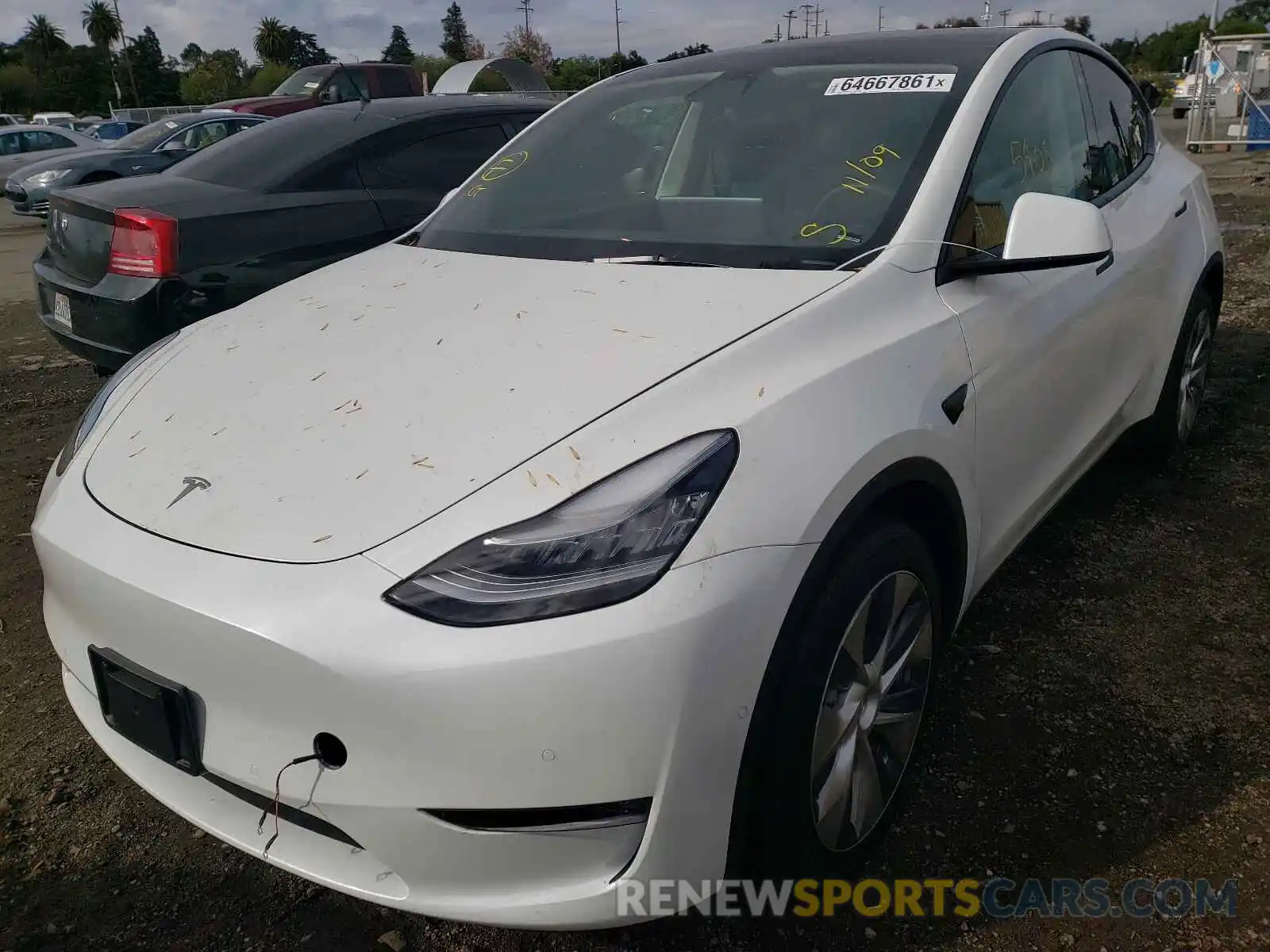 2 Photograph of a damaged car 5YJYGDED2MF133917 TESLA MODEL Y 2021